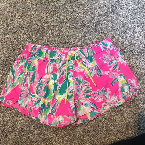 Lilly Pulitzer Pants - Lilly Pulitzer Runaround Shorts EUC Small
